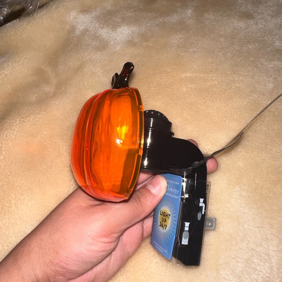 BBW PUMPKIN 🎃 SKULL 💀 Nightlight Wallflower Plug In NWT - Picture 2 of 4
